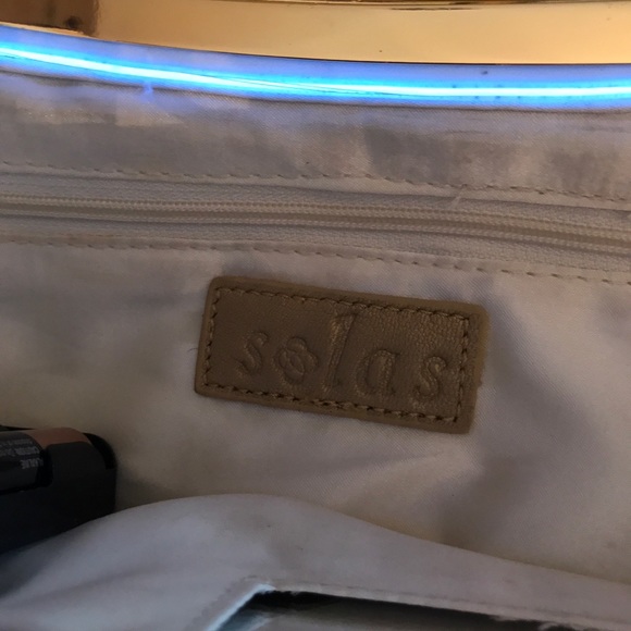 Beautiful Lambskin Leather clutch. - Picture 6 of 8